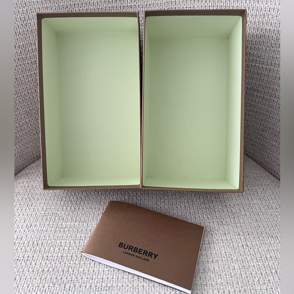 Burberry Gift Box - Picture 2 of 2